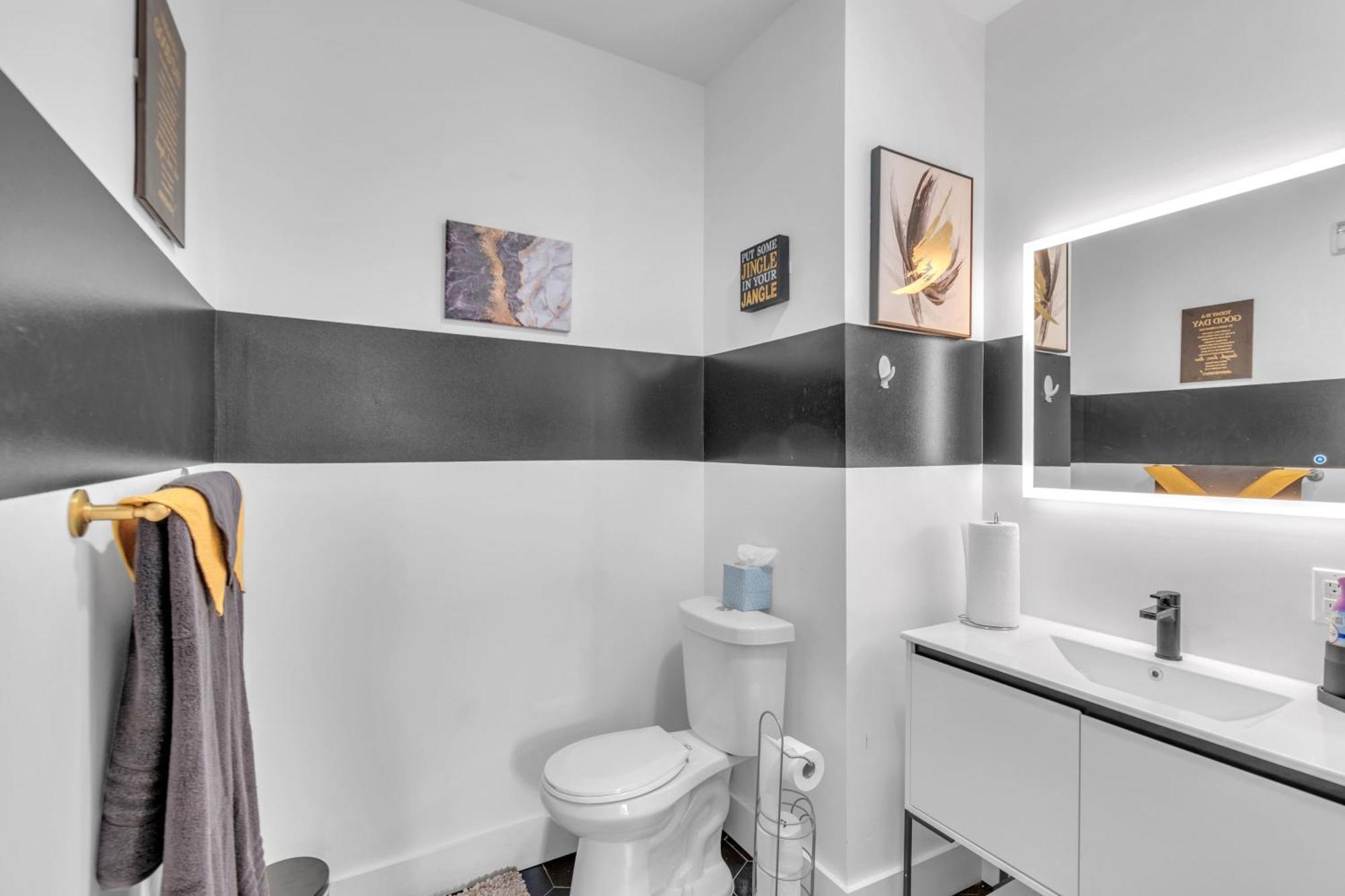 Royal Oasis Indoor Pool, Free Parking, Near Nyc Apartment Elizabeth Exterior photo