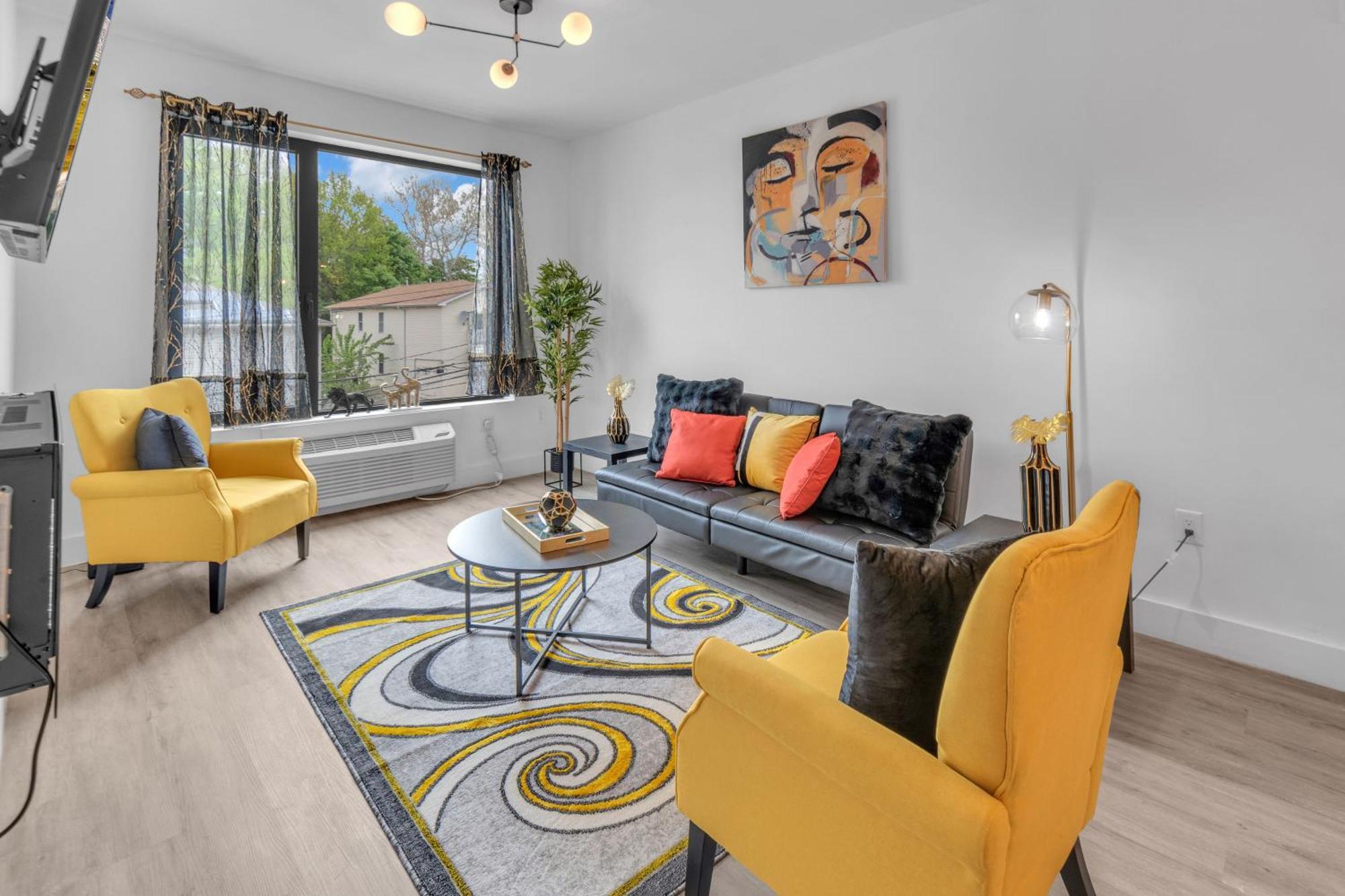 Royal Oasis Indoor Pool, Free Parking, Near Nyc Apartment Elizabeth Exterior photo