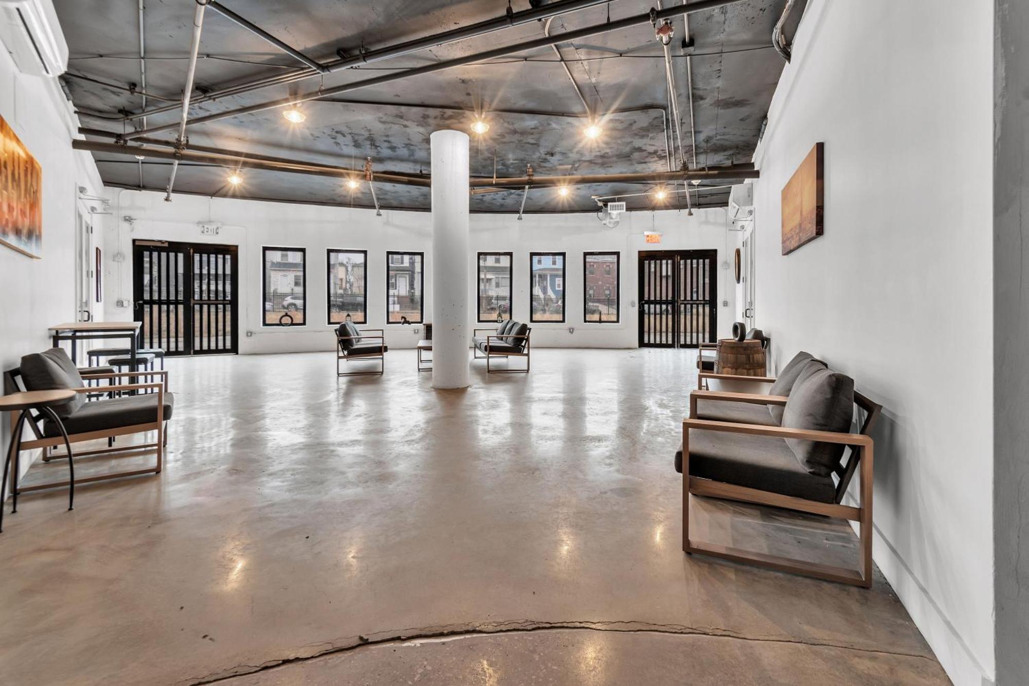 Royal Oasis Indoor Pool, Free Parking, Near Nyc Apartment Elizabeth Exterior photo